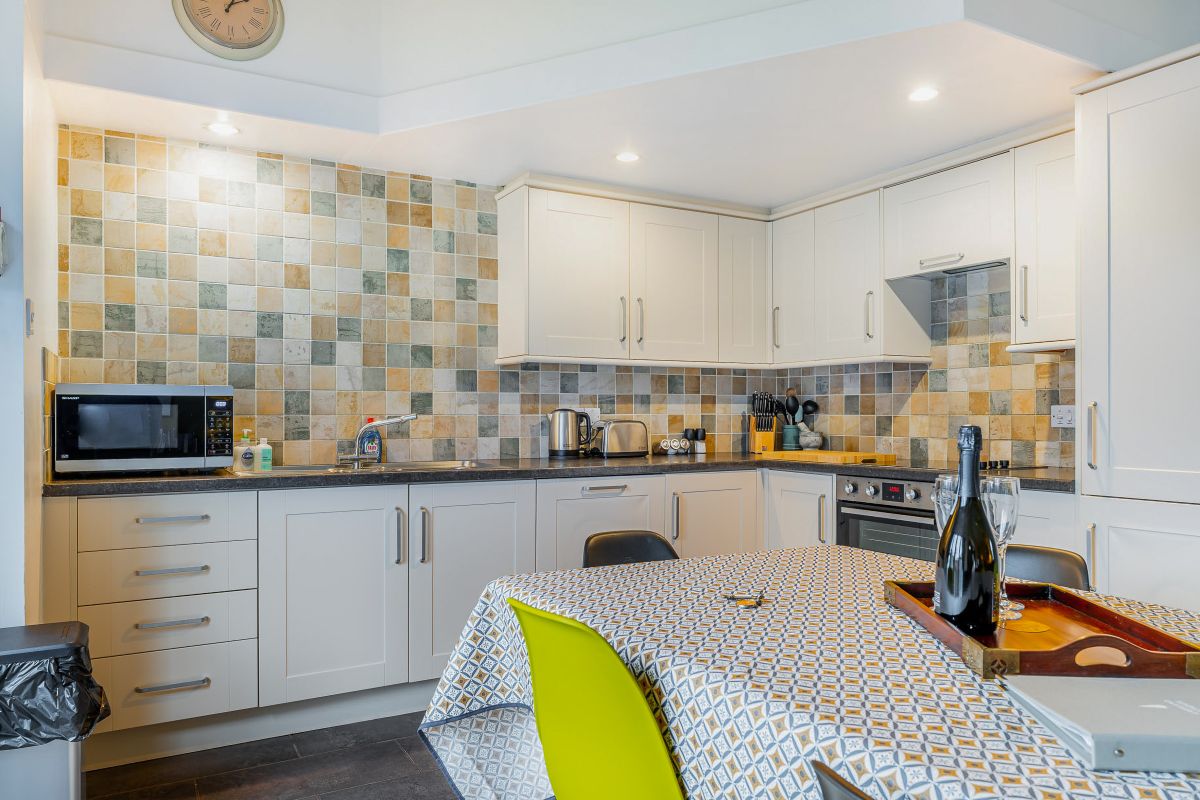 Curlew Close Cottage, listing photograph 6
