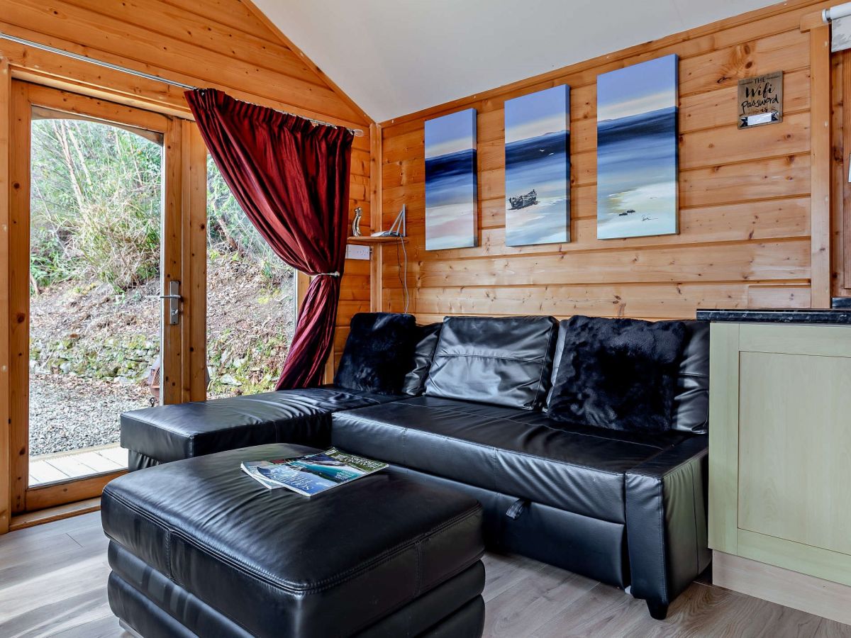 Loch Earn Milestone Cabin, listing photograph 3