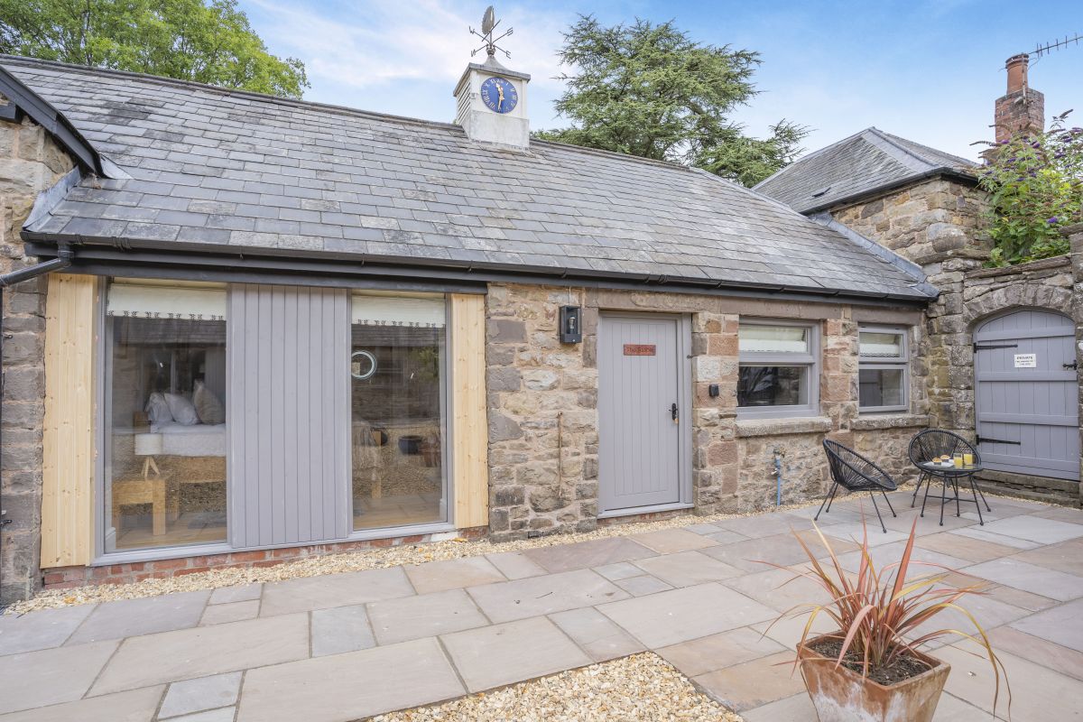 Caretakers Cottage - Goytre Hall, listing photograph 3