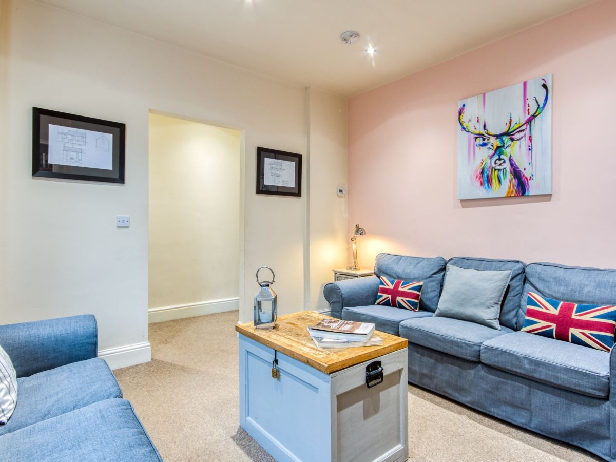 Amber House, listing photograph 2