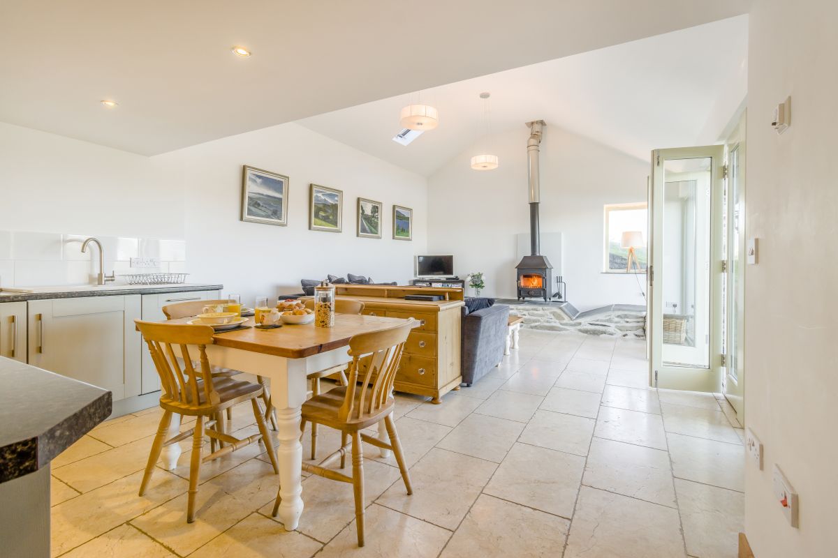 Tyddyn Llafar Cottage, listing photograph 2