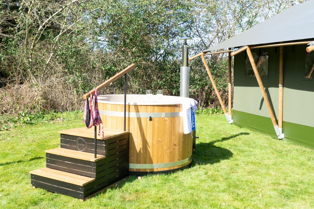 Buzzard Lodge, listing photograph 4