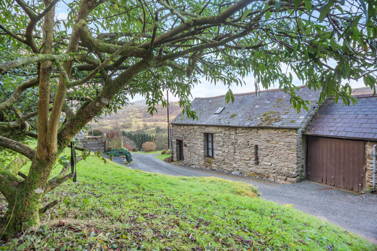 Tyn Y Fron Barn