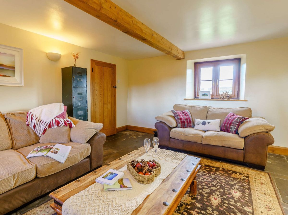Garn-llech Barn, listing photograph 10