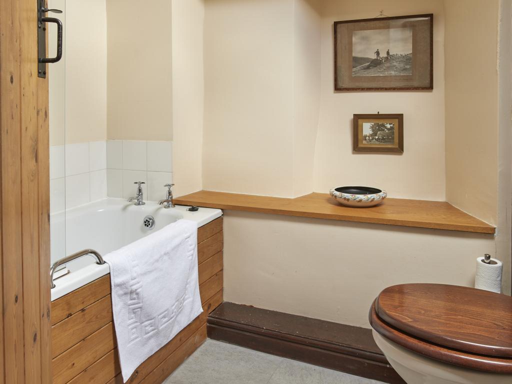 Cobbler's Cottage - Lorton, listing photograph 9