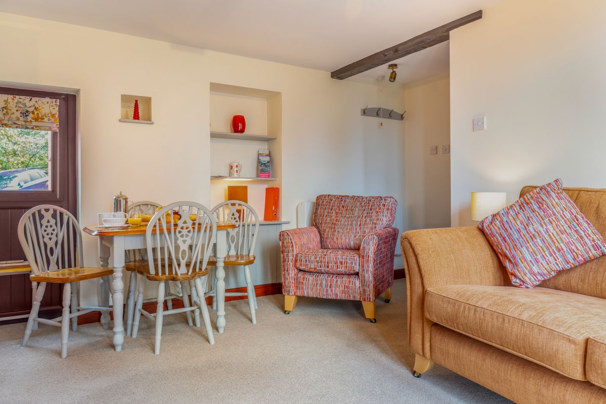 Poppies Court, listing photograph 8