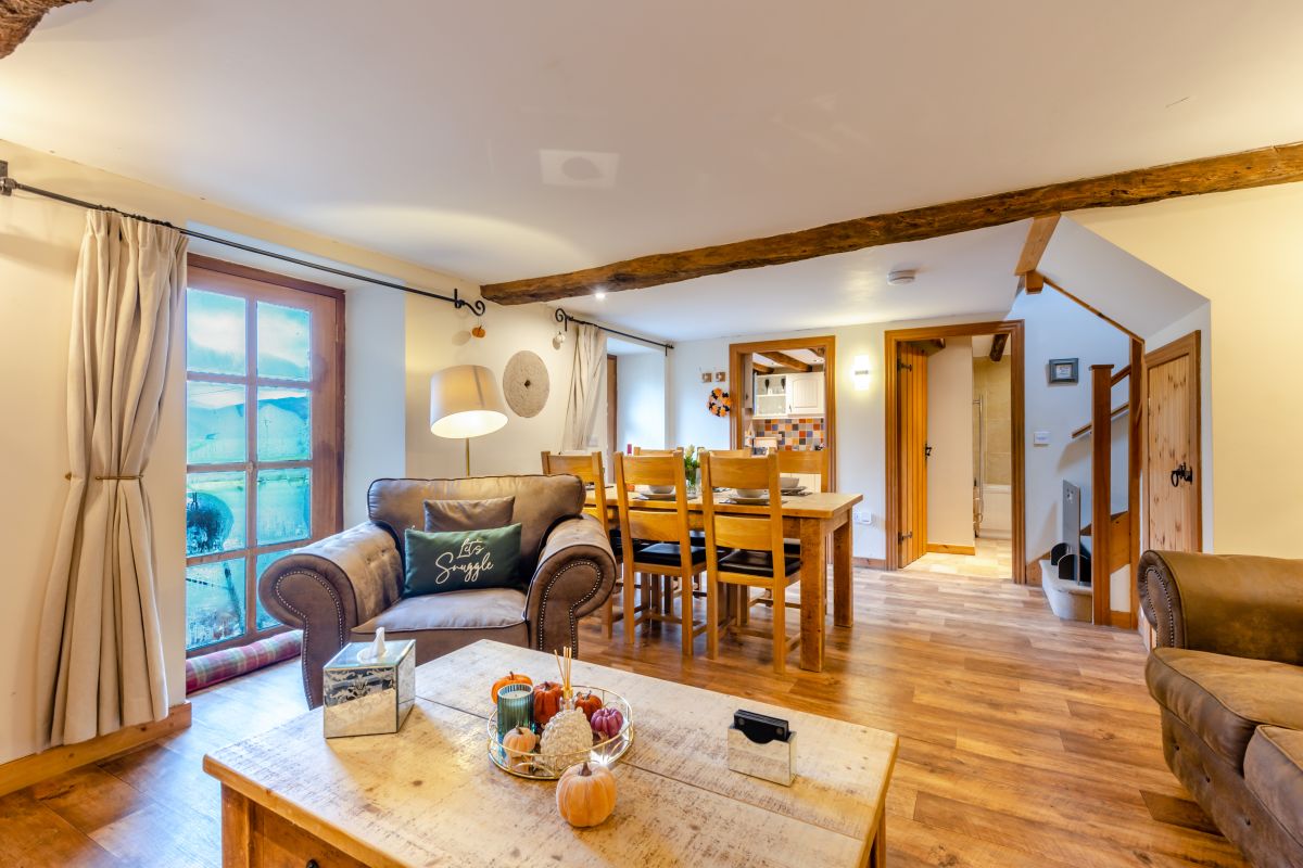 Cae Merllyn, listing photograph 3
