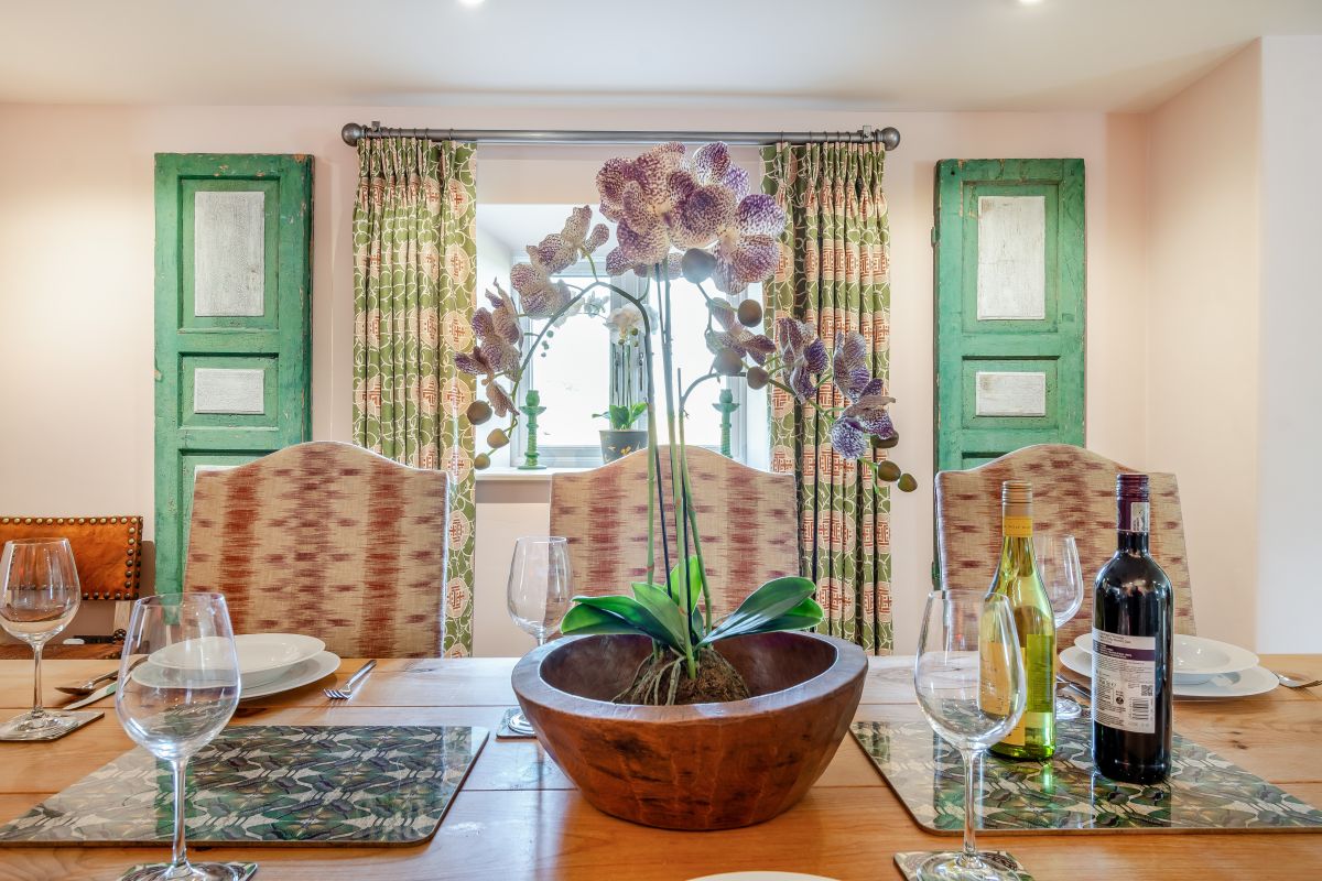 New Harborough Farm, listing photograph 9