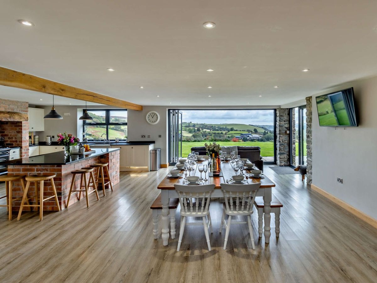 Angelrocks Farmhouse, listing photograph 2