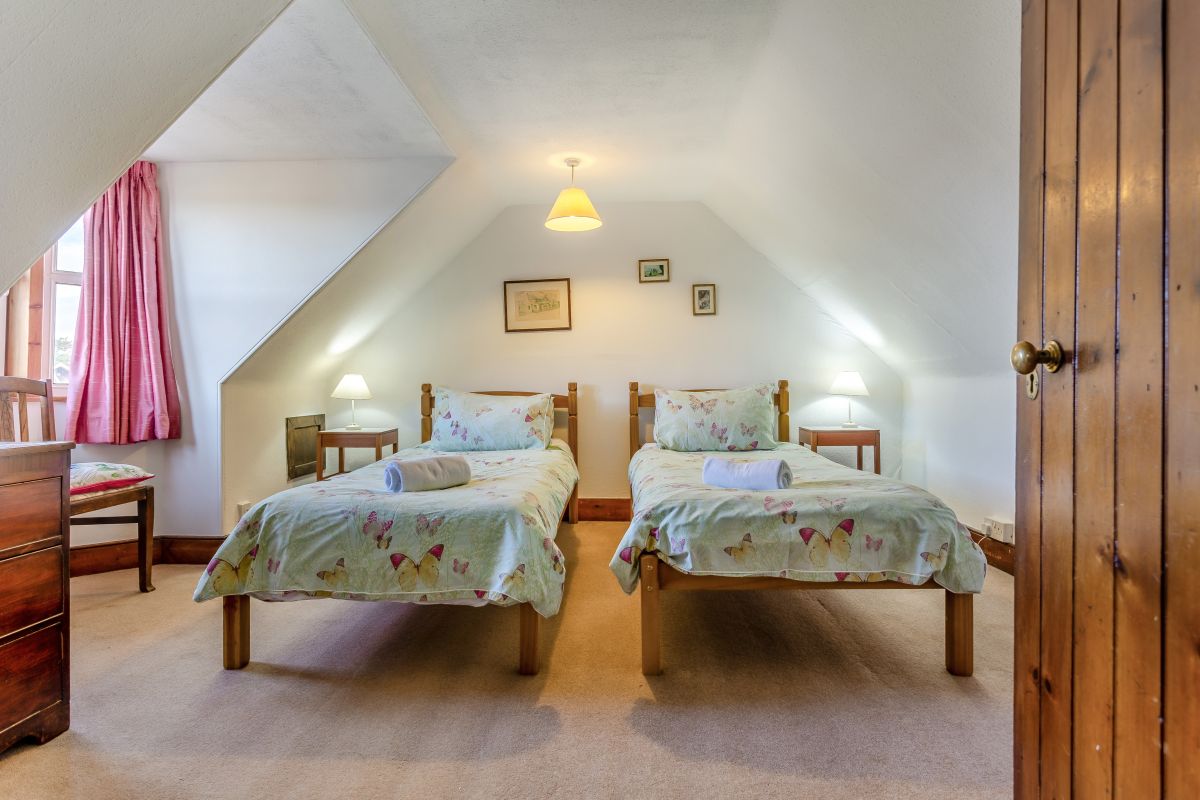 Granite Cottage, listing photograph 8