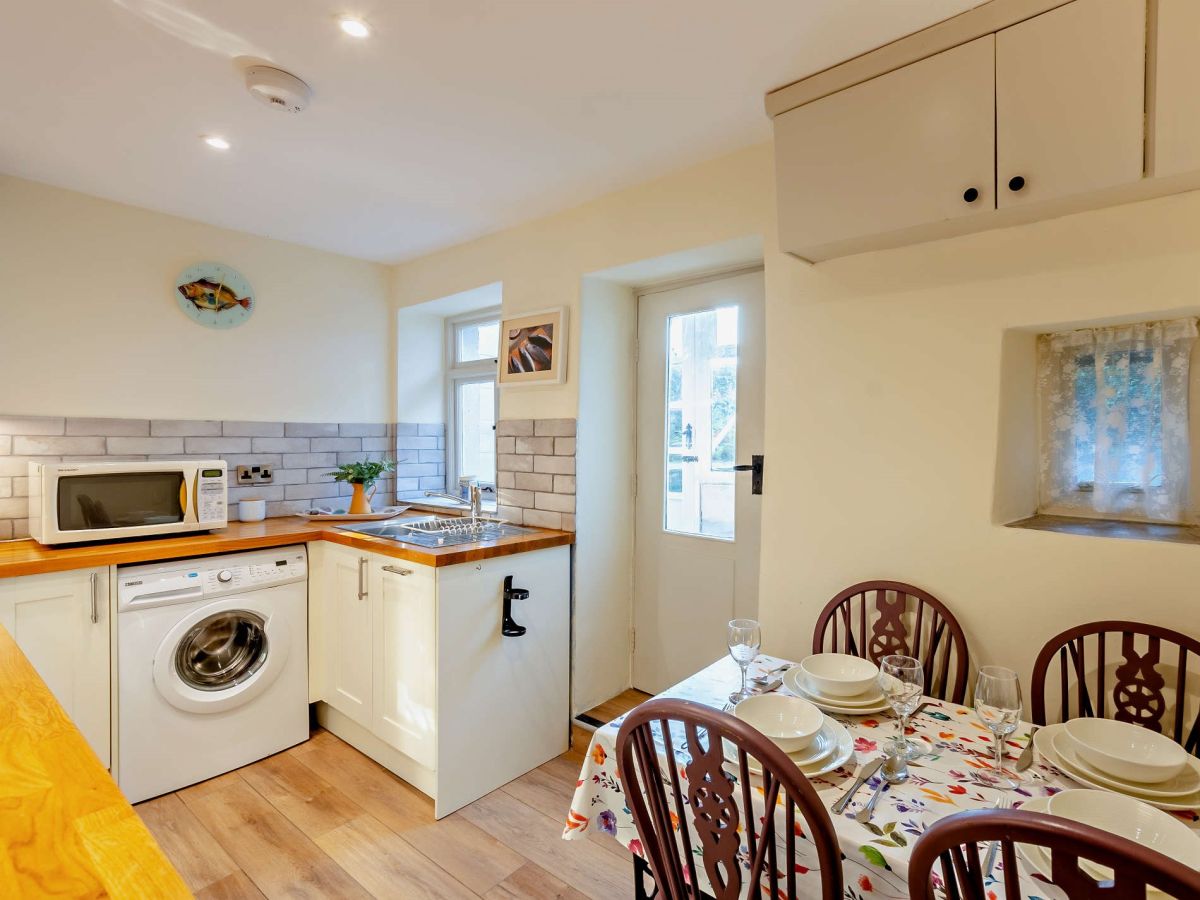 Emily's Cottage, listing photograph 9