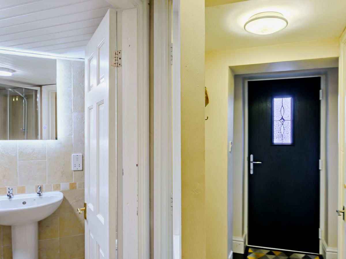 Aarons Place, listing photograph 9
