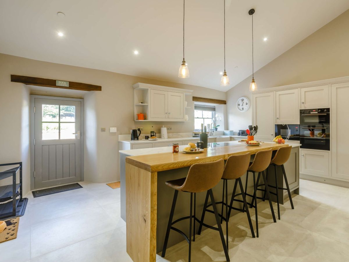 Lily Barn, listing photograph 6
