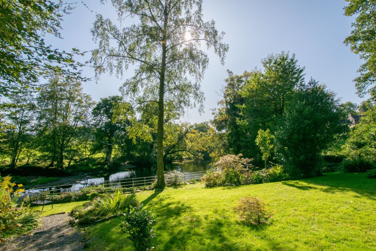 Courtyard Hideaway Cottage, listing photograph 9