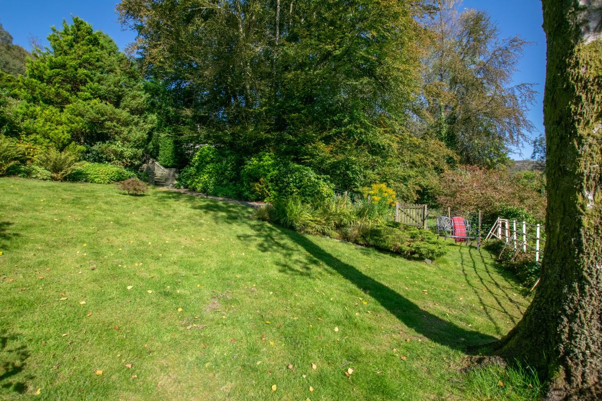 Courtyard Hideaway Cottage, listing photograph 10