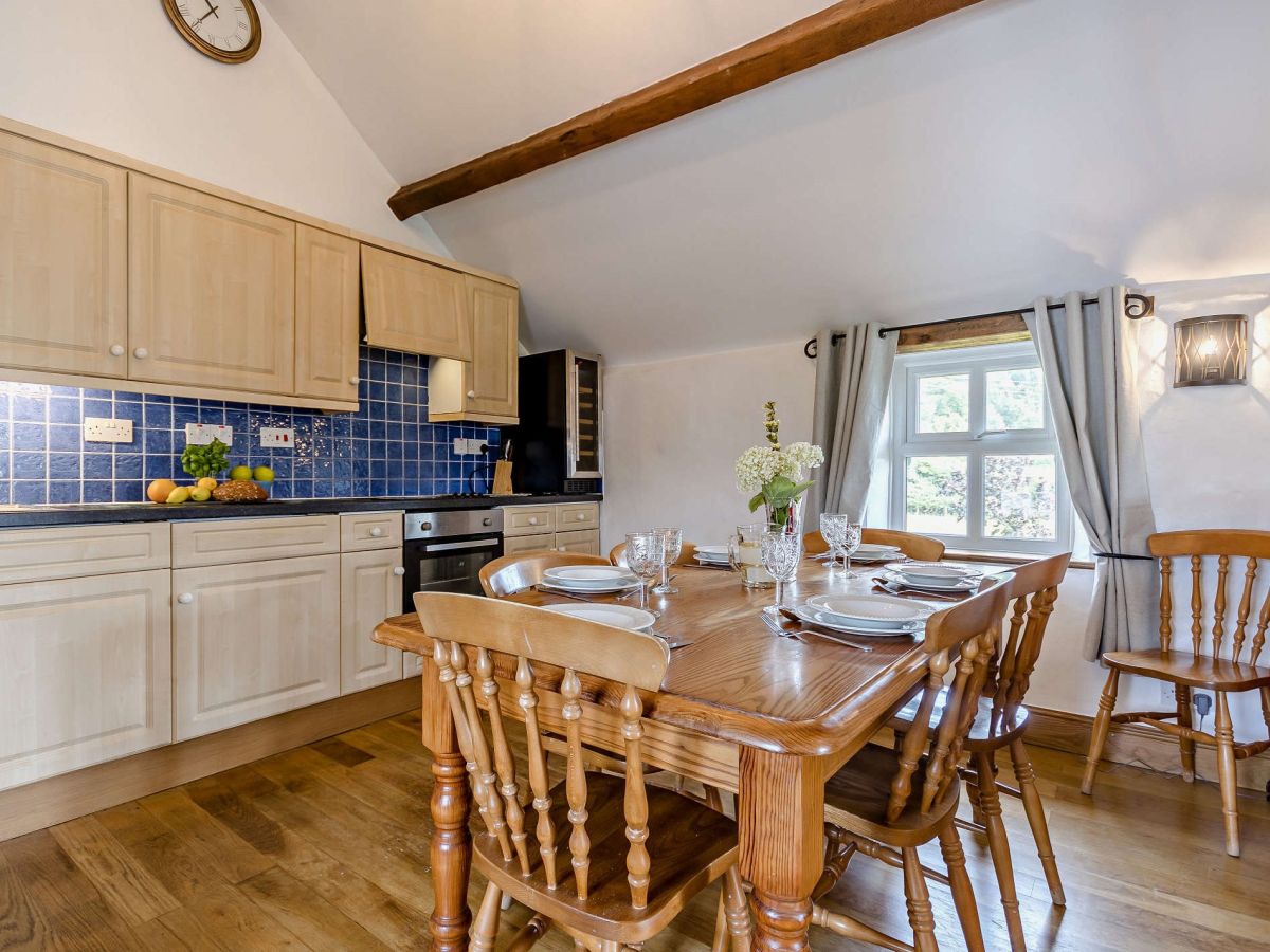 Family Farmhouse Conwy Valley, listing photograph 10