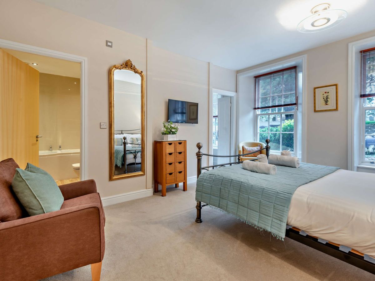 Chaucer's Place, listing photograph 9