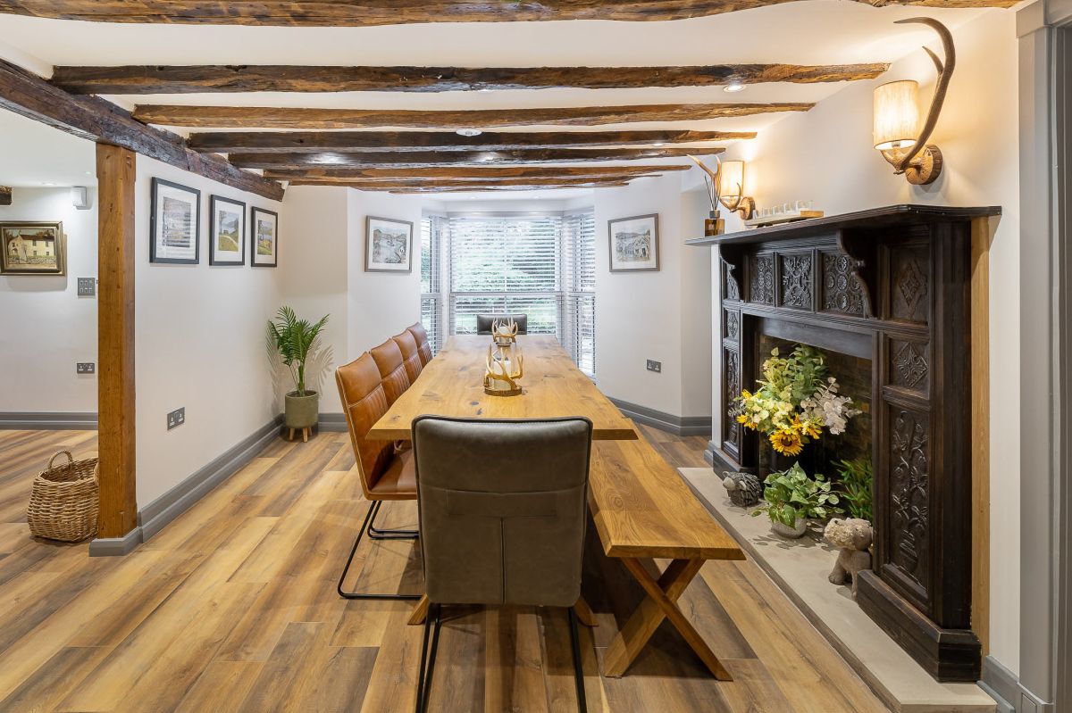 Low House, listing photograph 8