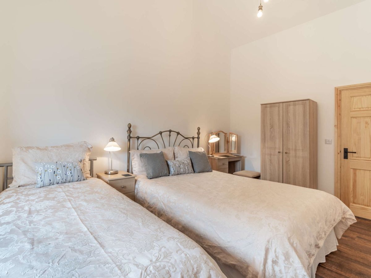 Heartwood Cottage, listing photograph 11