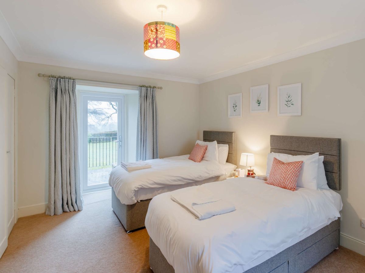 Drummond Cottage, listing photograph 8