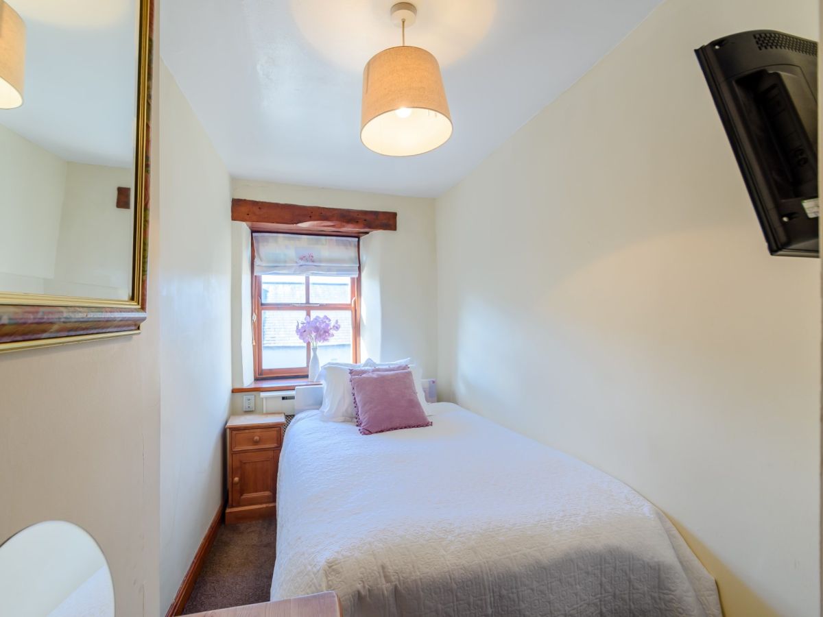 3 Bay Horse Yard, listing photograph 12