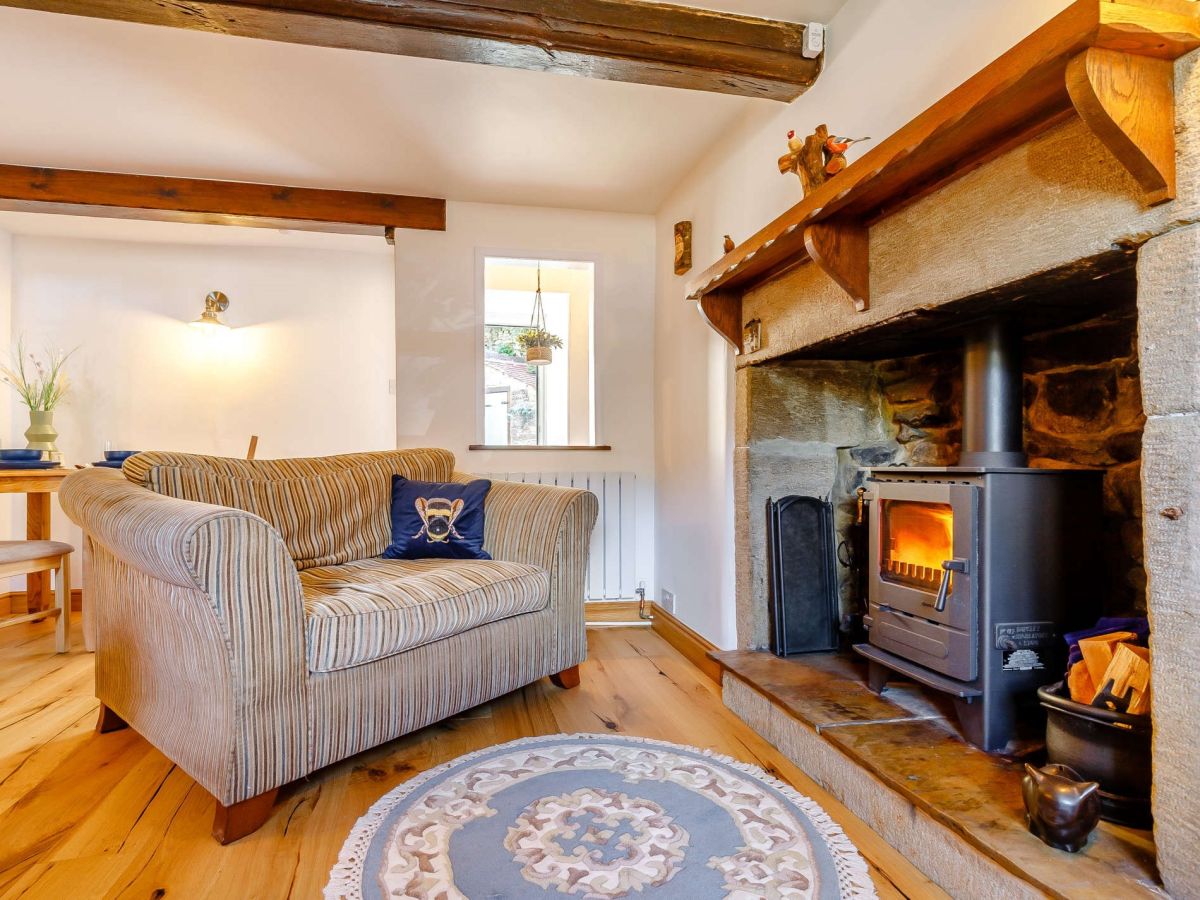 Tudor Cottage, listing photograph 2