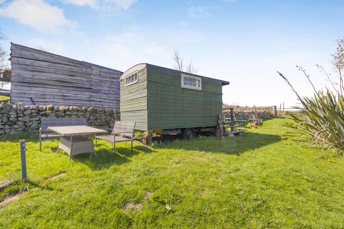 Haven Shepherds Hut, listing photograph 9