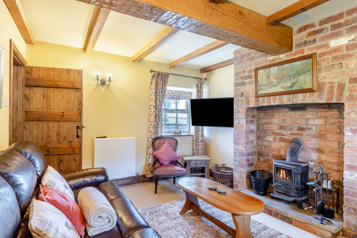 Sweet Knoll Farmhouse, listing photograph 12