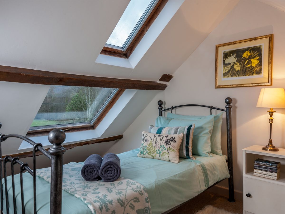 Groves Cottage, listing photograph 10