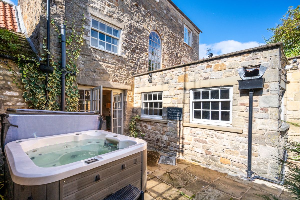 Willow House, listing photograph 4