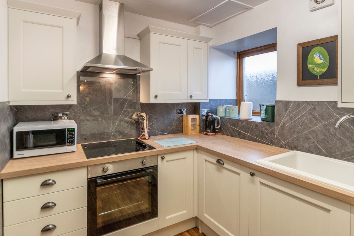 Llysfaen Cottage, listing photograph 10