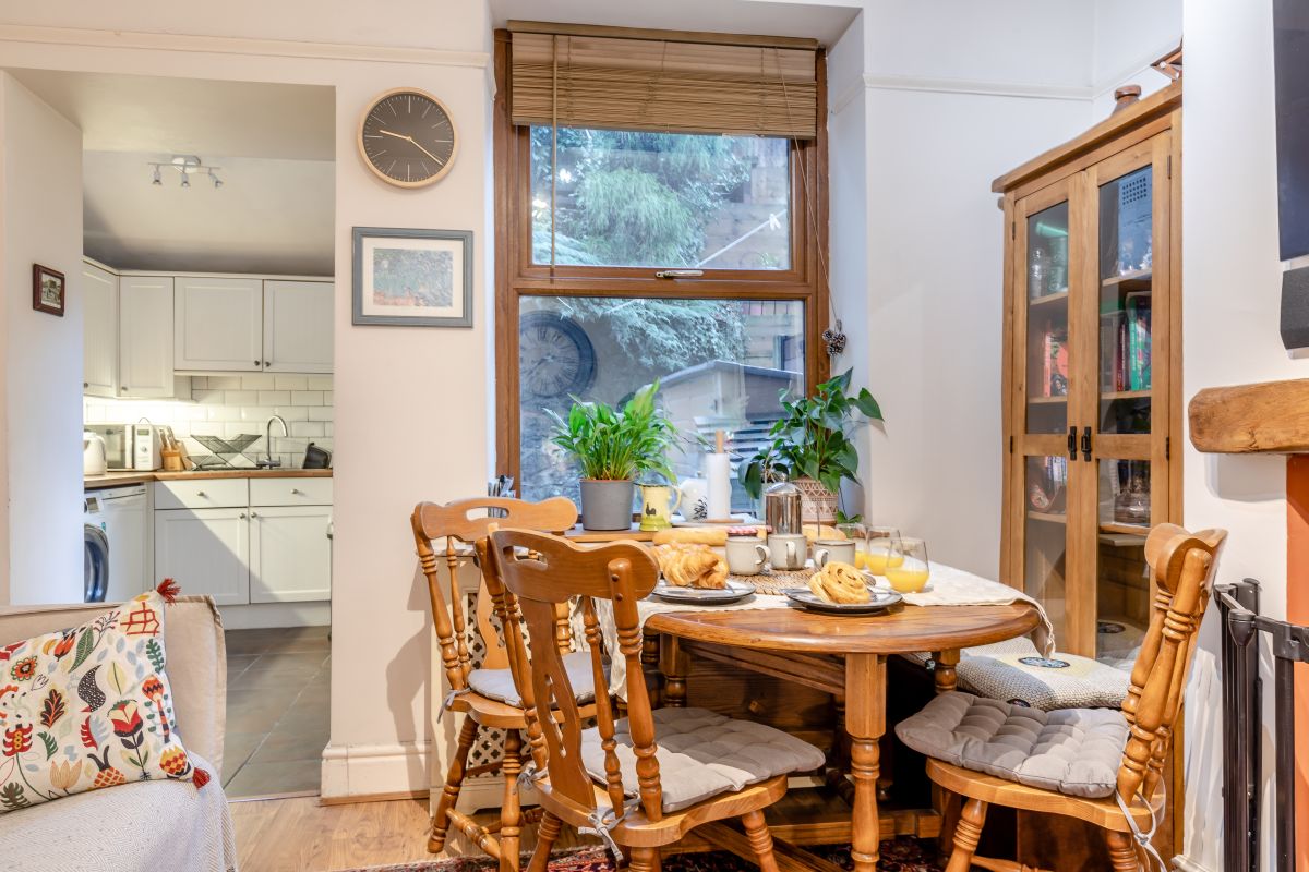 Victorian Garden Cottage, listing photograph 4