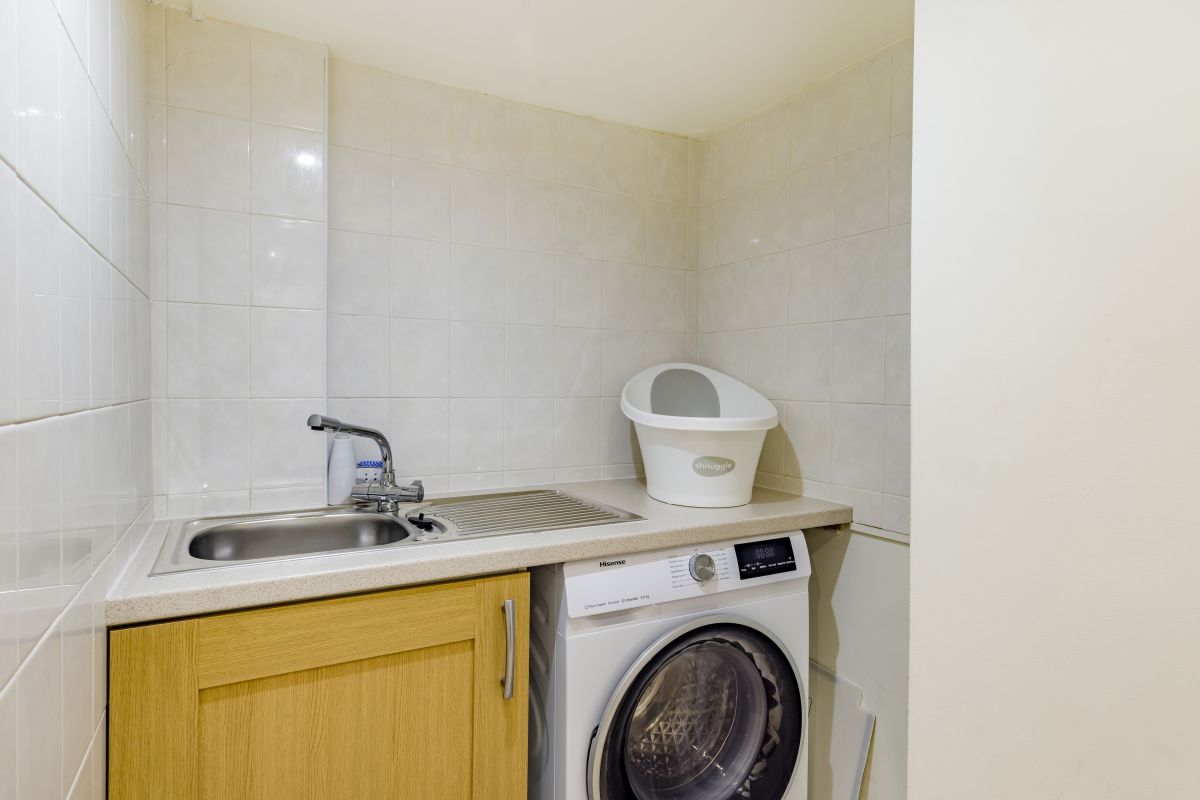 High Peak Place, listing photograph 9