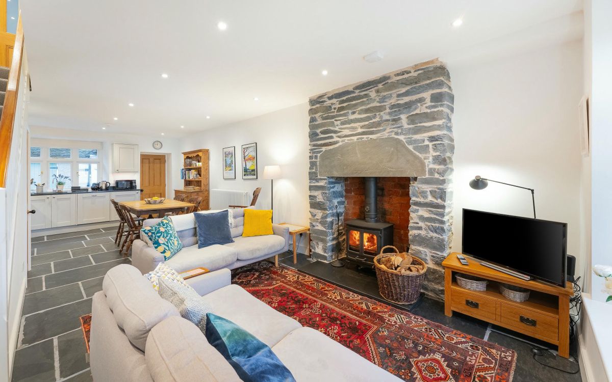Sunrise Cottage, listing photograph 3