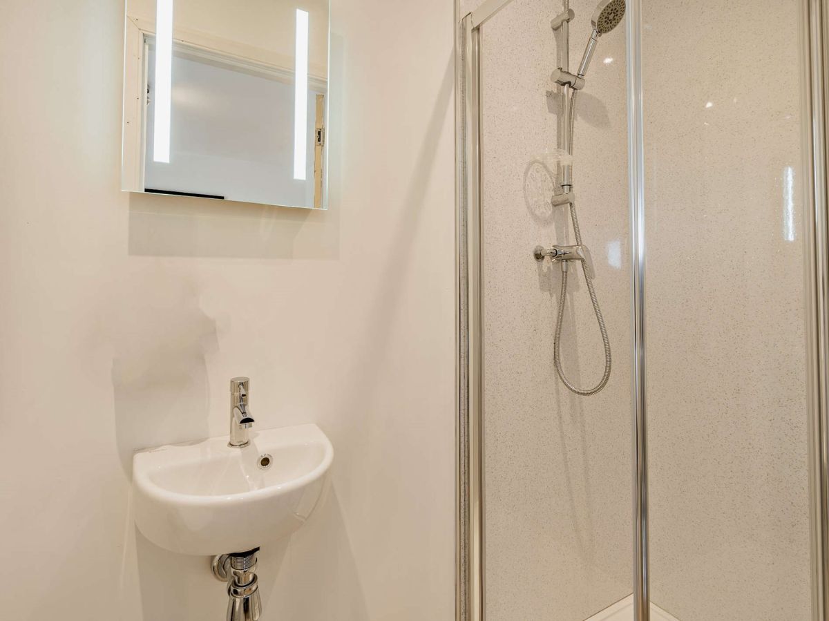 Carrum, listing photograph 10