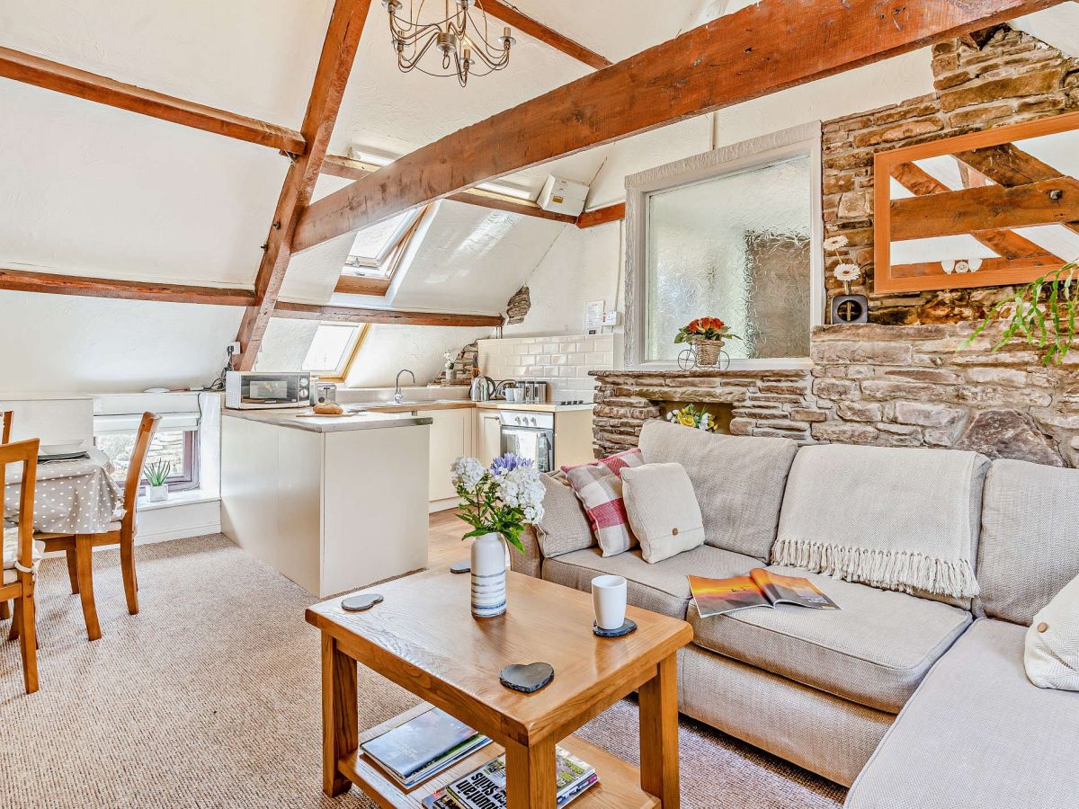 The Sugar Loaf Bolt Hole, listing photograph 4