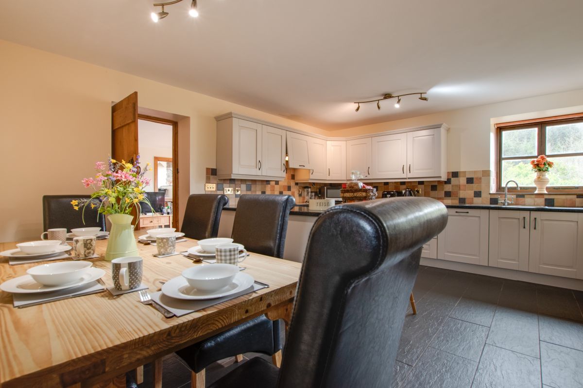 Bythynnod Aderyn Cottages, listing photograph 11