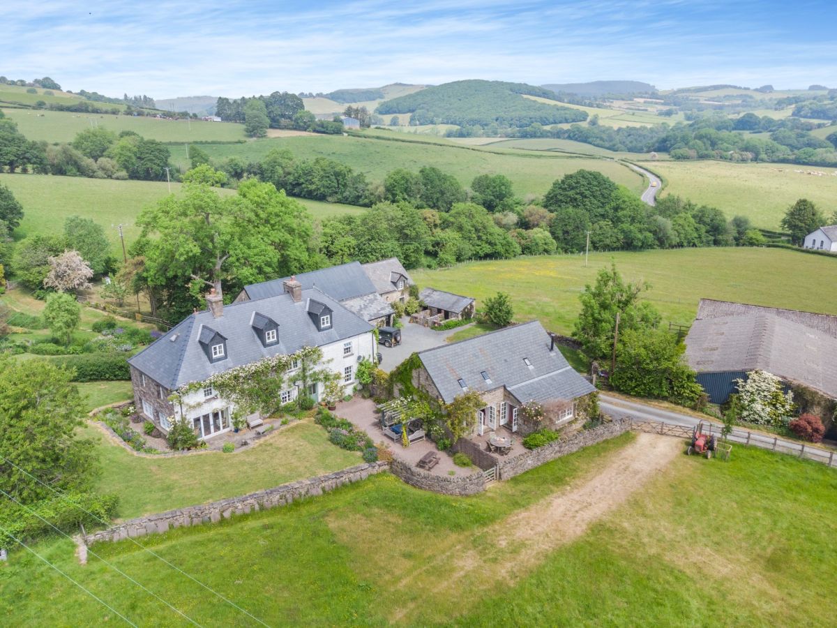 Duck Cottage Llandefaelog, listing photograph 4