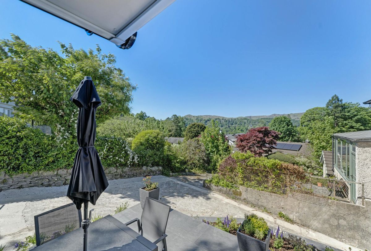 Chatsworth, listing photograph 4