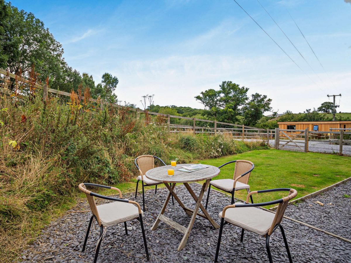 Dragonfly Lodge, listing photograph 12