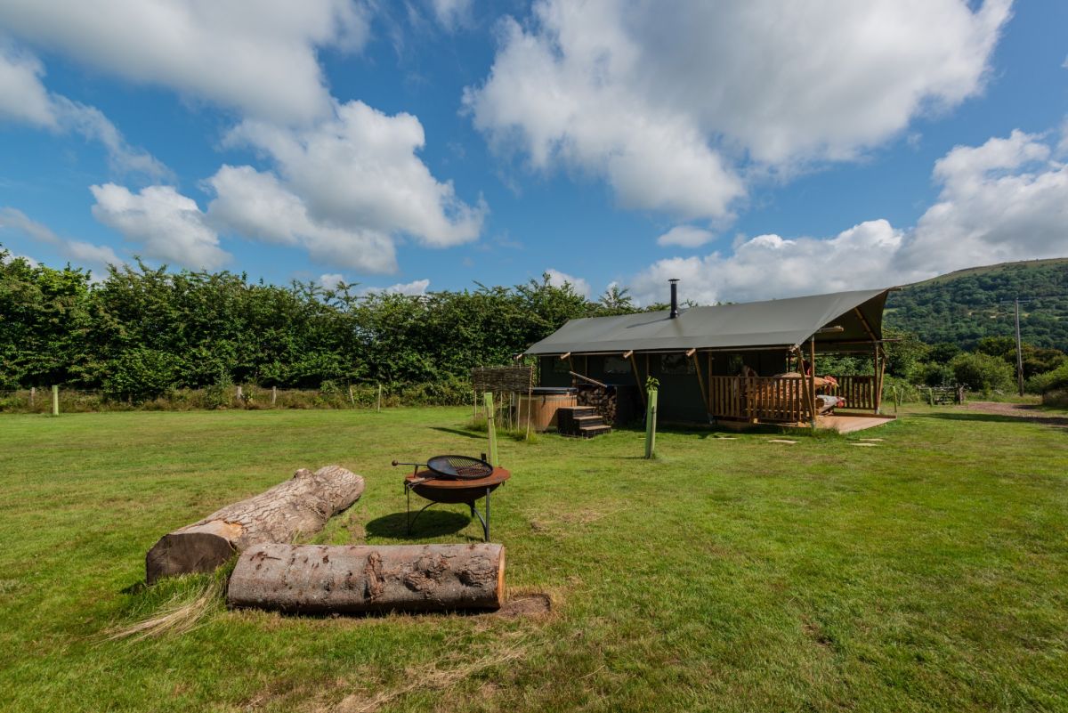 Buzzard Lodge, listing photograph 12