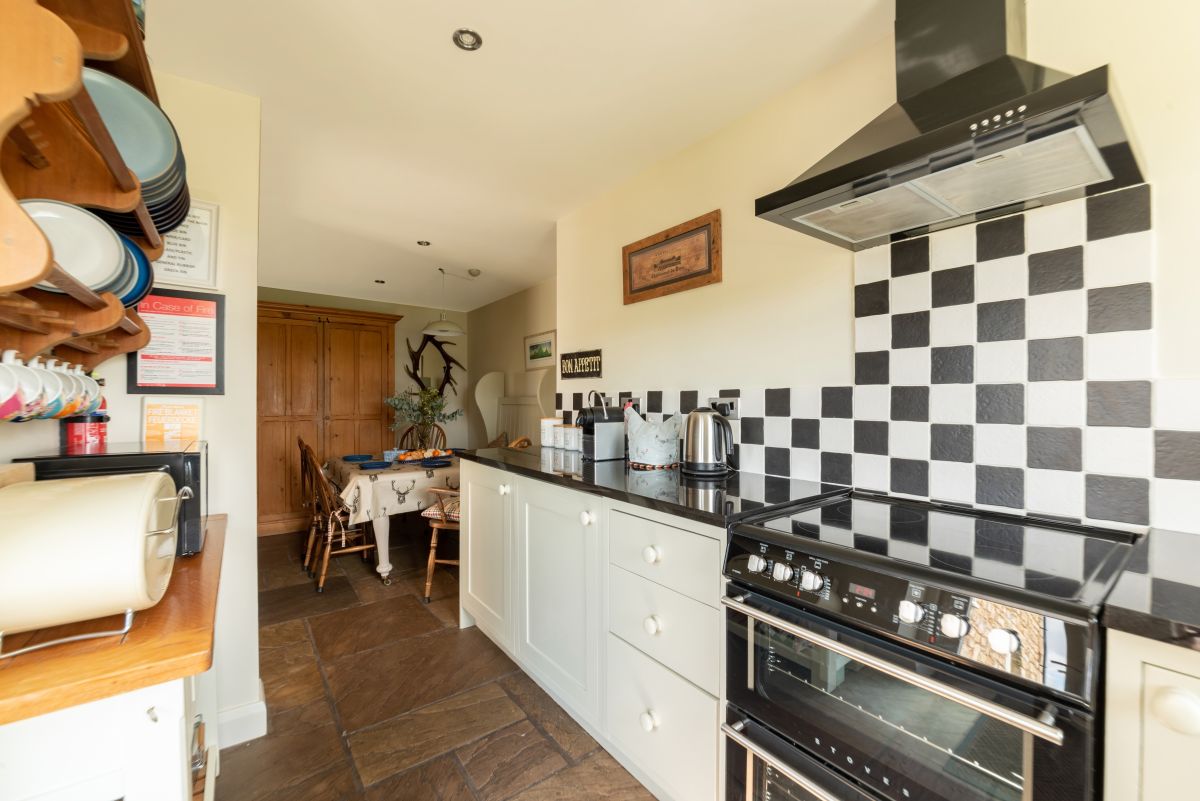 Gamekeepers Cottage, listing photograph 3