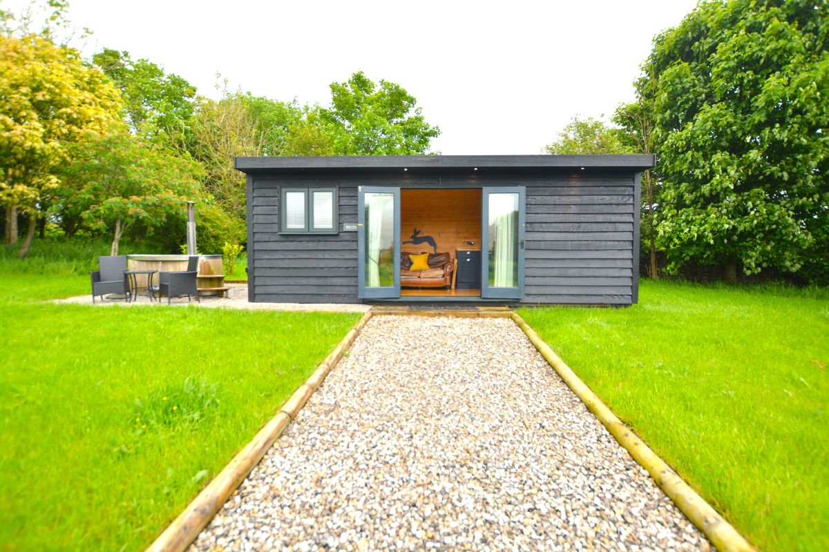 Digby's Hut, listing photograph 9