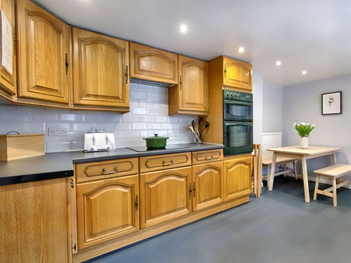 Pinewood House, listing photograph 2