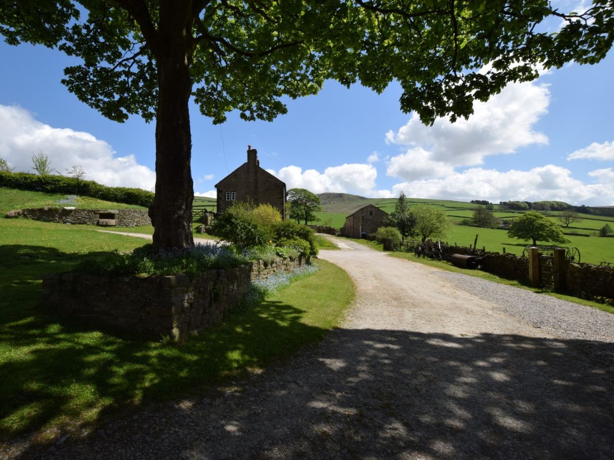 Kinder Cottage, listing photograph 3
