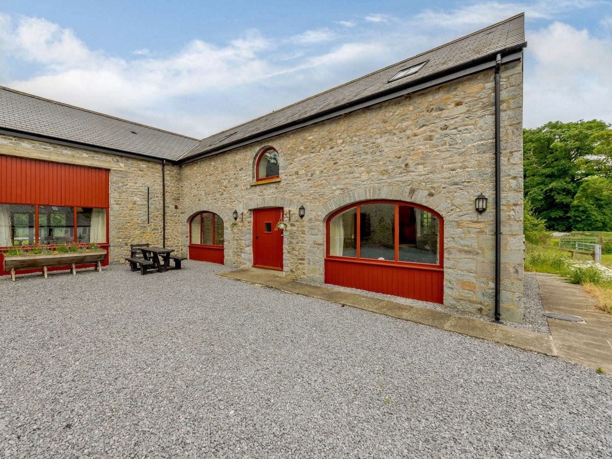 Hobby Stable Cottage