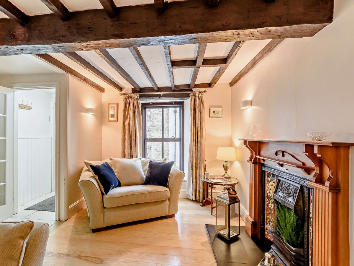 Queens Square Cottage, listing photograph 2
