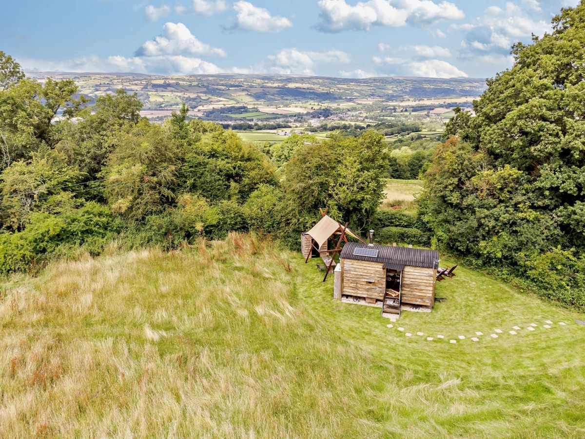 The Hut Above Hay, listing photograph 2