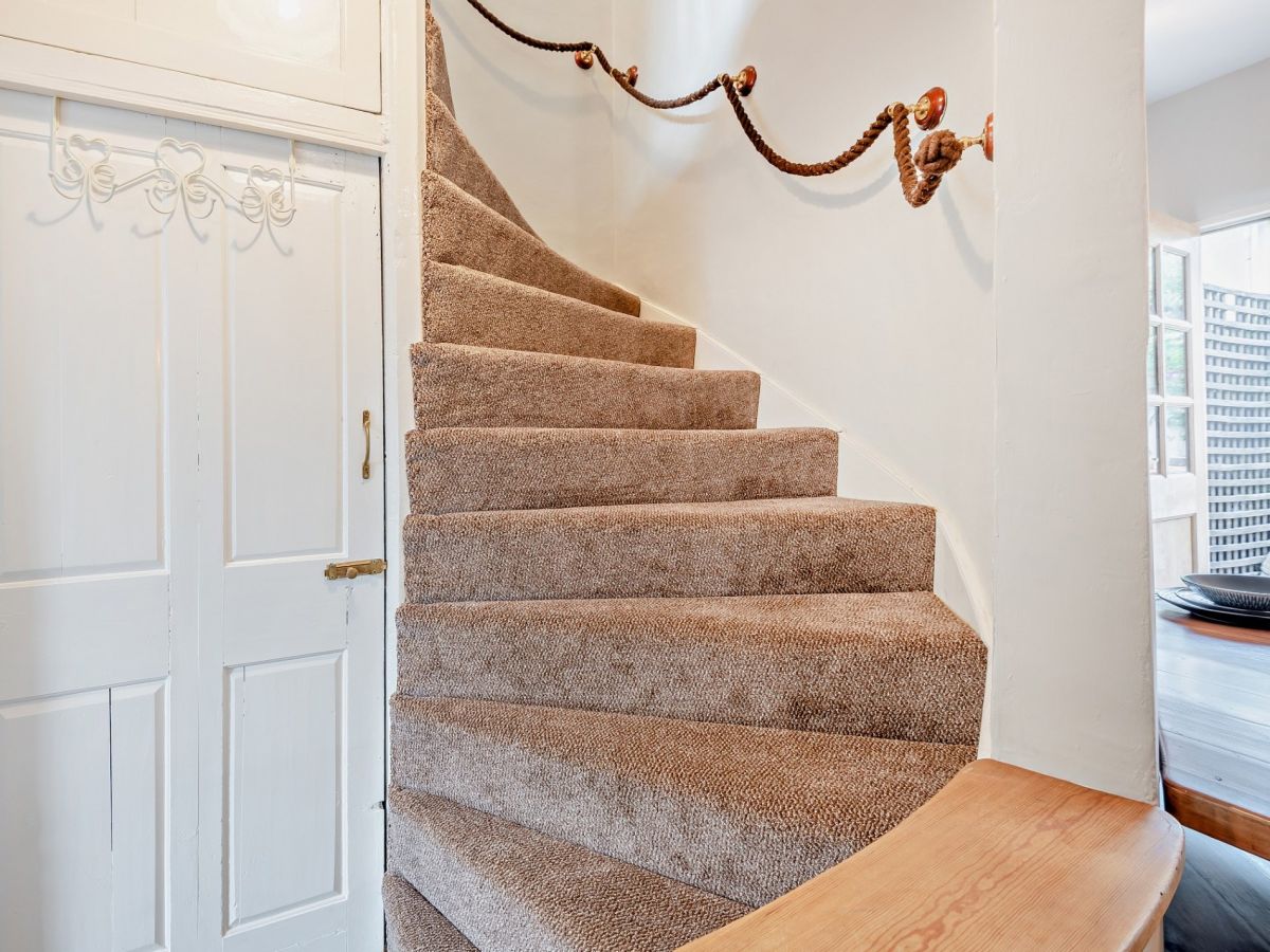 Chestnut Hill Cottage, listing photograph 8