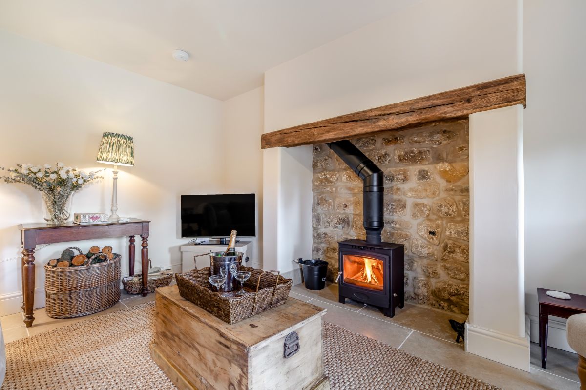 Alders Barn, listing photograph 3